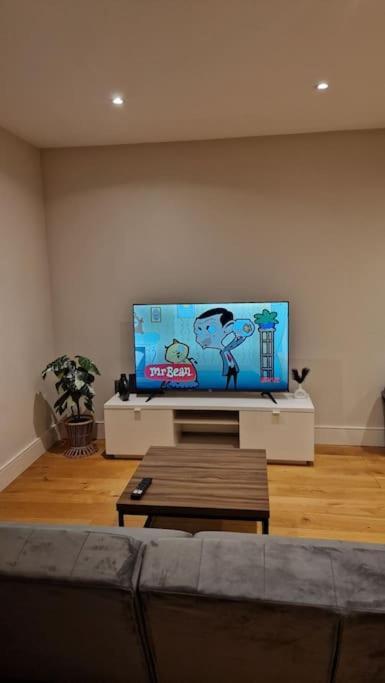 London City Apartment Ealing Esterno foto